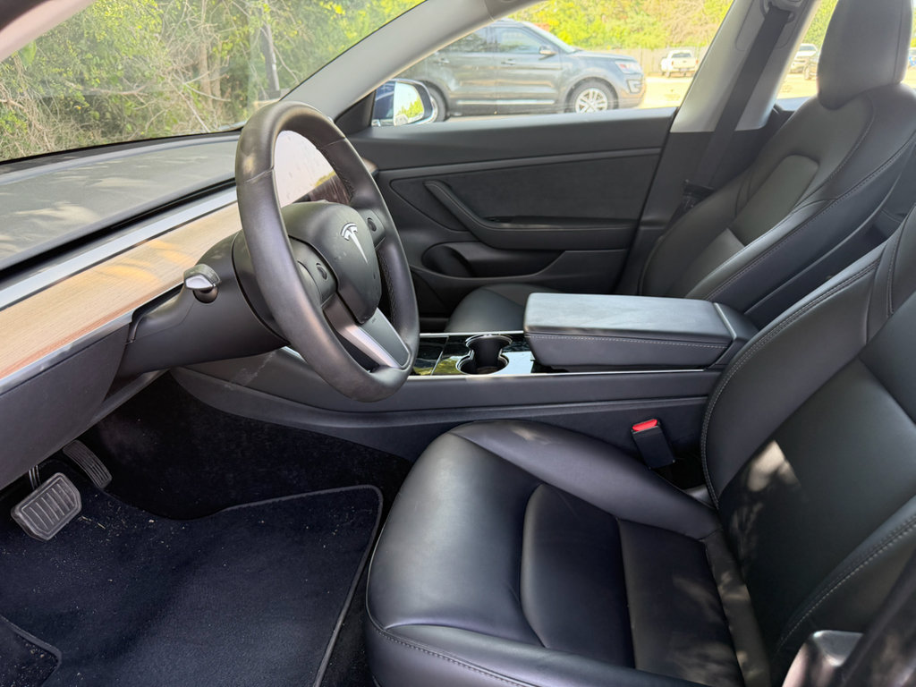 Used 2020 Tesla Model 3 Standard Range RWD image 11