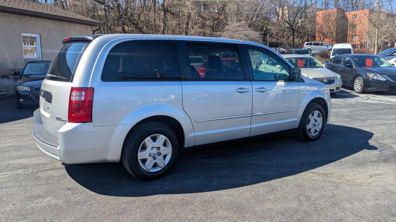 Used 2010 Dodge Grand Caravan SE w/ Climate Group FWD image 6