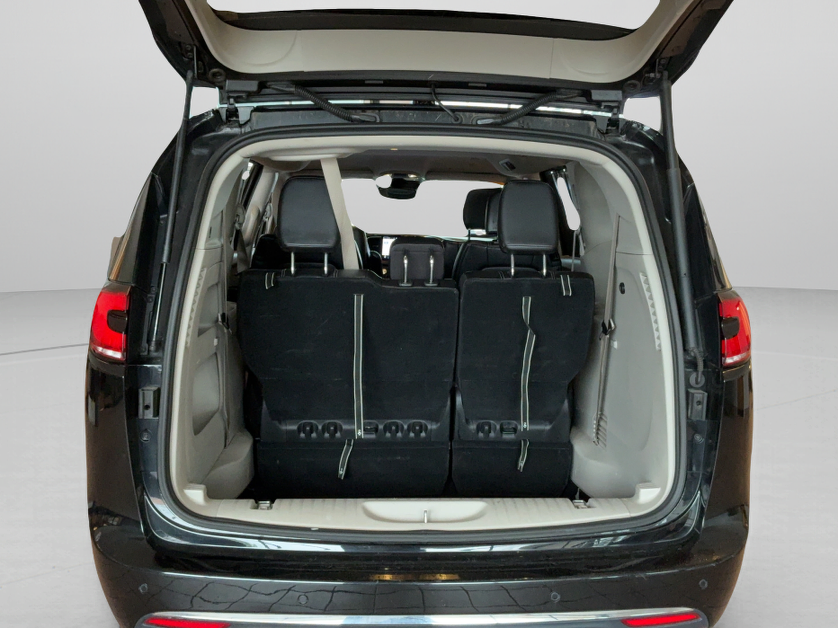 Used 2024 Chrysler Pacifica Touring-L FWD image 35