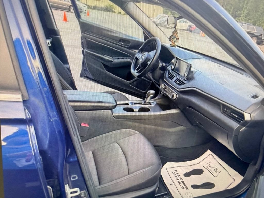 Used 2023 Nissan Altima 2.5 S FWD image 7