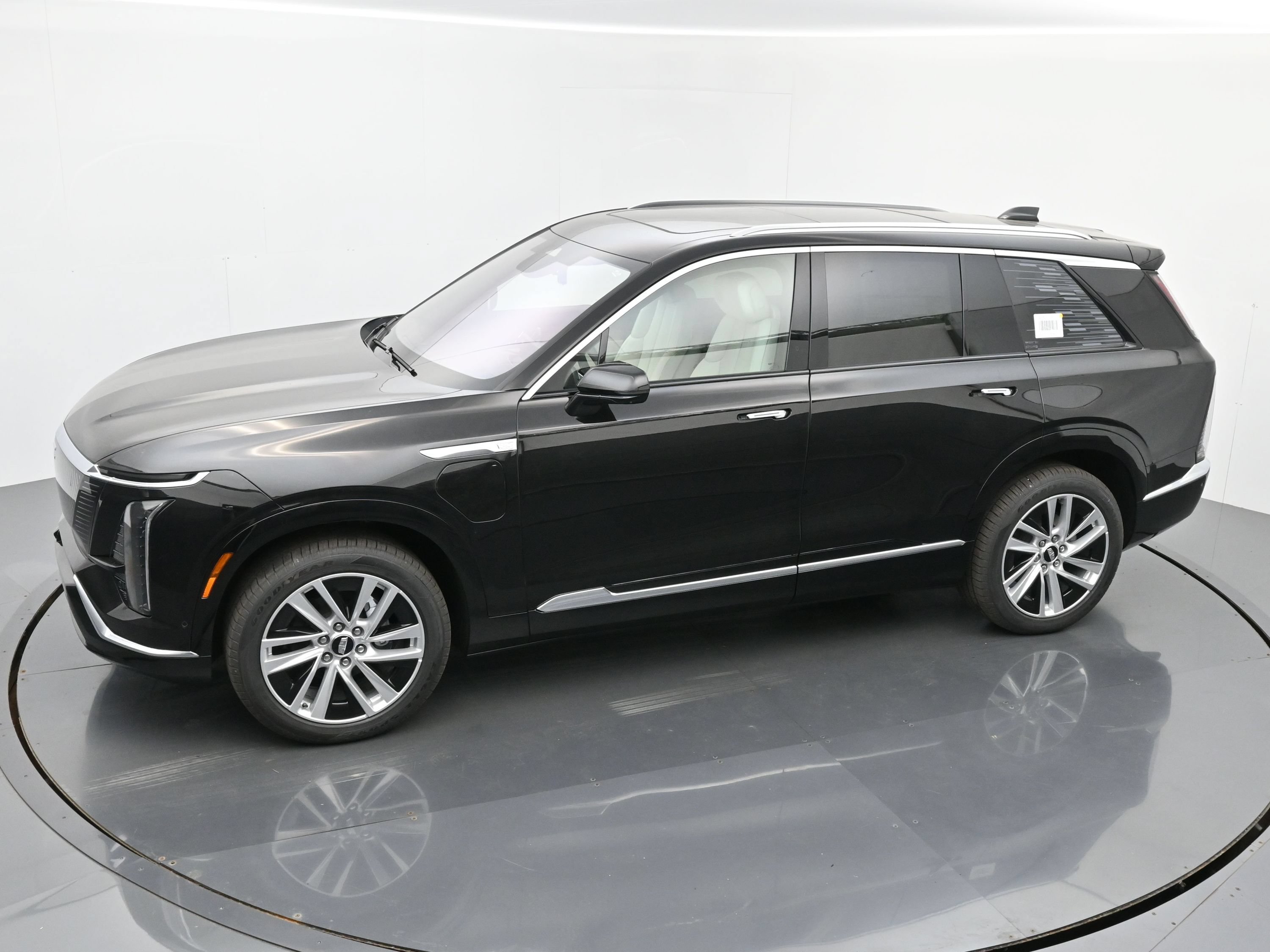 New 2026 Cadillac Vistiq Premium Luxury w/ LPO, Floor Liner Package AWD/4WD image 24