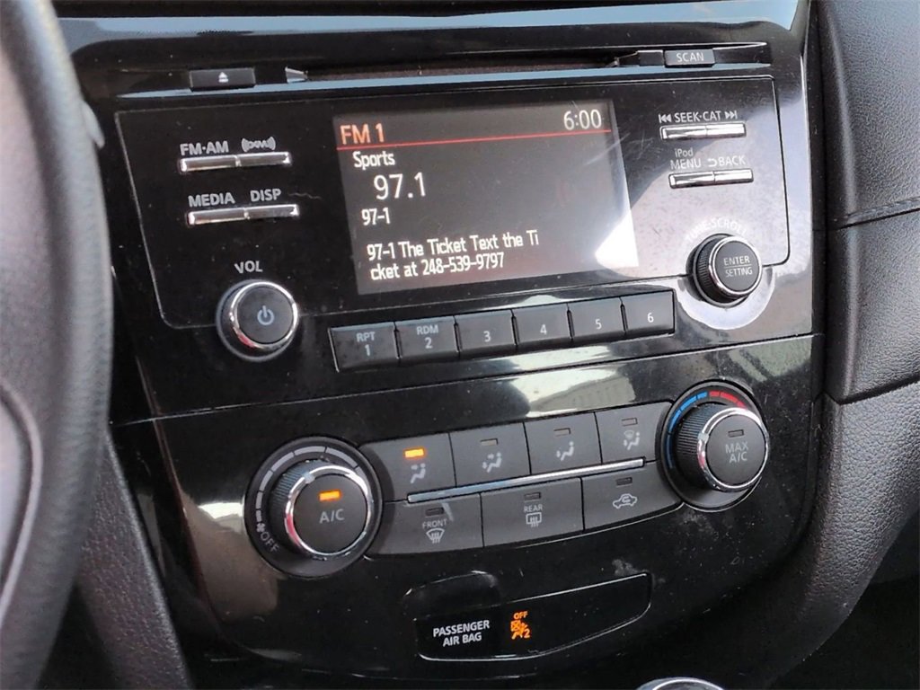 Used 2017 Nissan Rogue S image 13