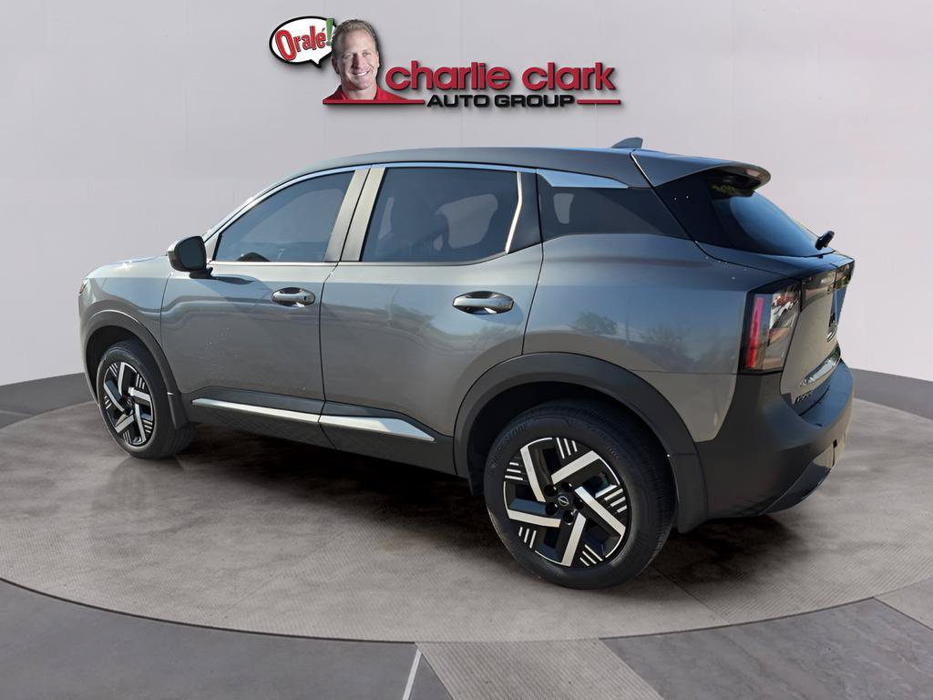 Used 2025 Nissan Kicks SV FWD image 4