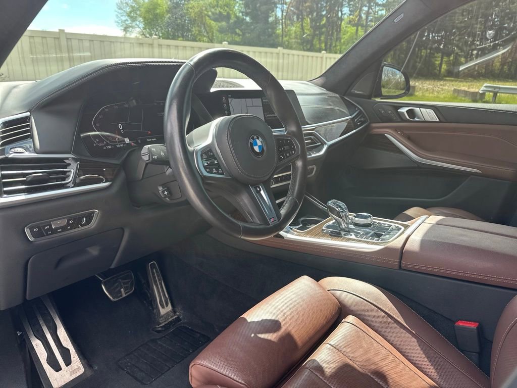 Used 2021 BMW X7 xDrive40i w/ M Sport Package AWD/4WD image 16