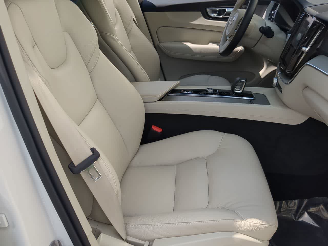 Used 2025 Volvo XC60 B5 Plus w/ Protection Package Premier AWD/4WD image 23