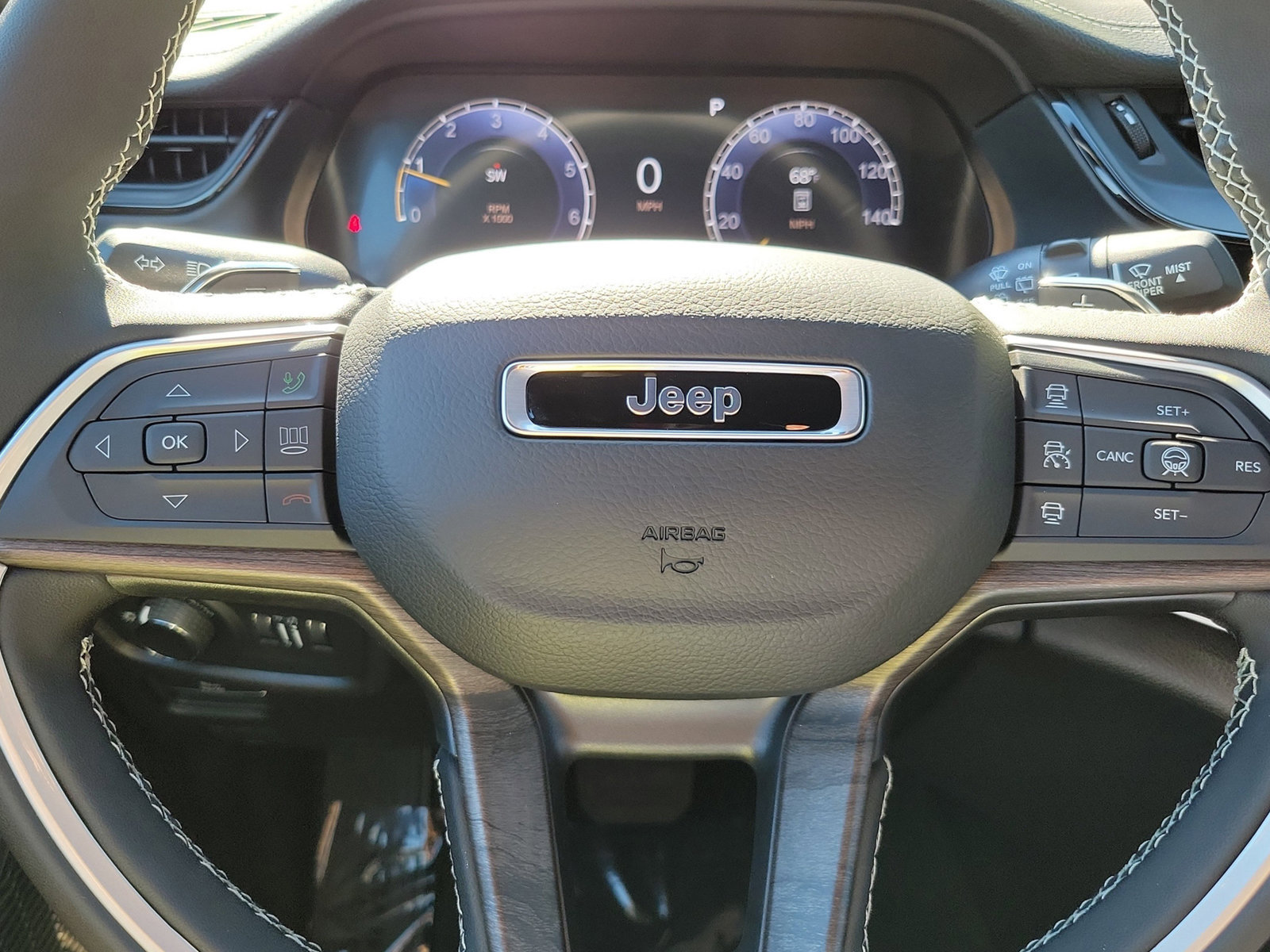 New 2027 Jeep Grand Cherokee Altitude RWD image 11