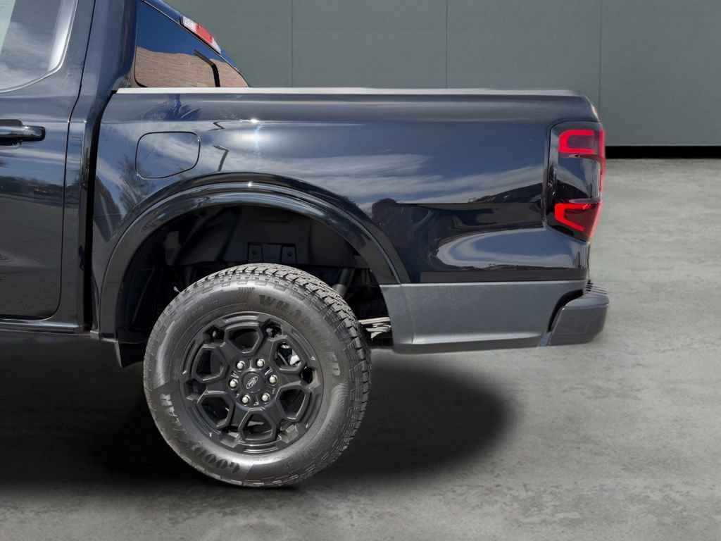 Used 2025 Ford Ranger Lariat w/ Black Appearance Package image 12