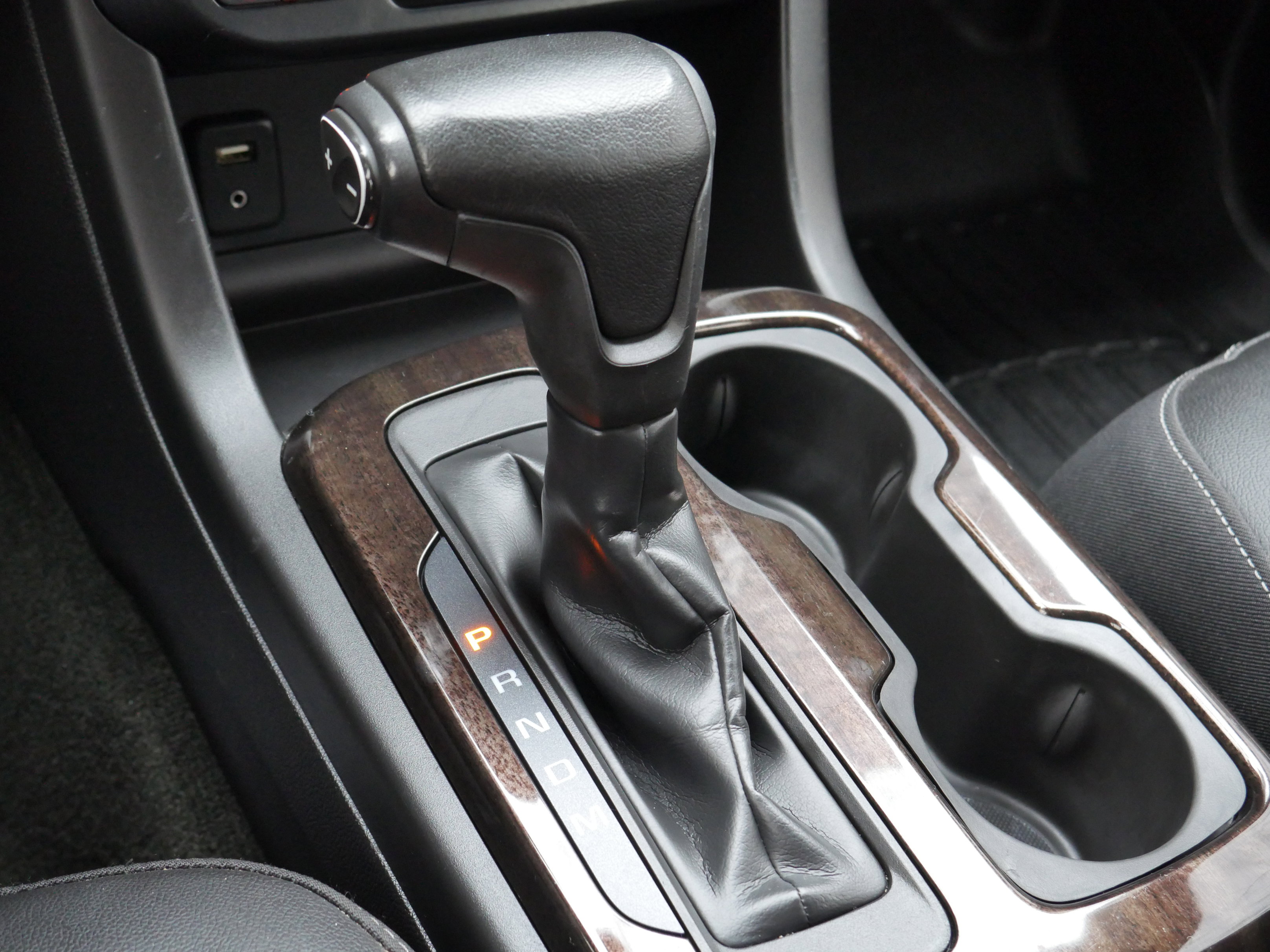 Used 2015 GMC Canyon SLT image 13