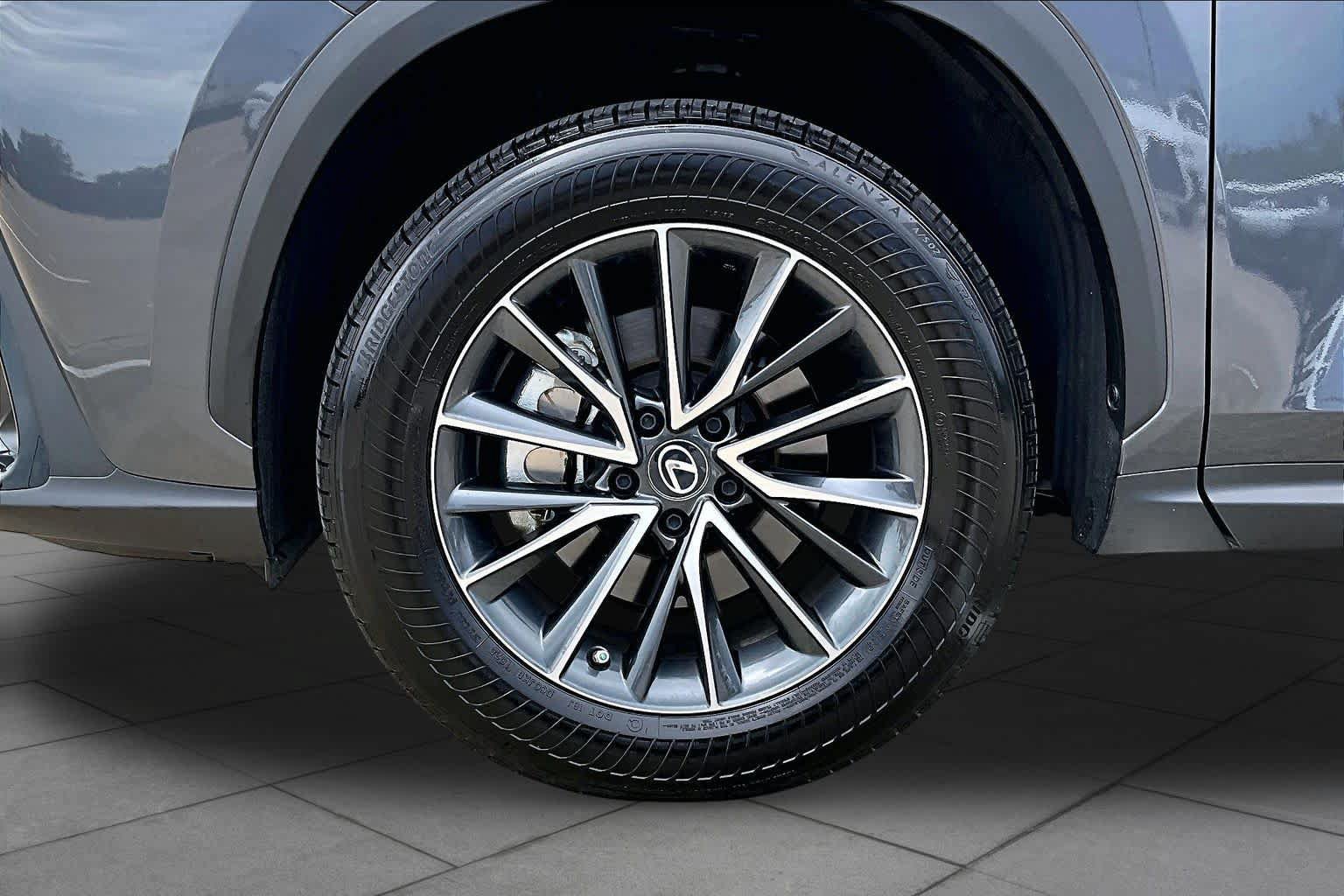 Certified 2025 Lexus NX 250 FWD w/ Accessory Package (Z1) image 11