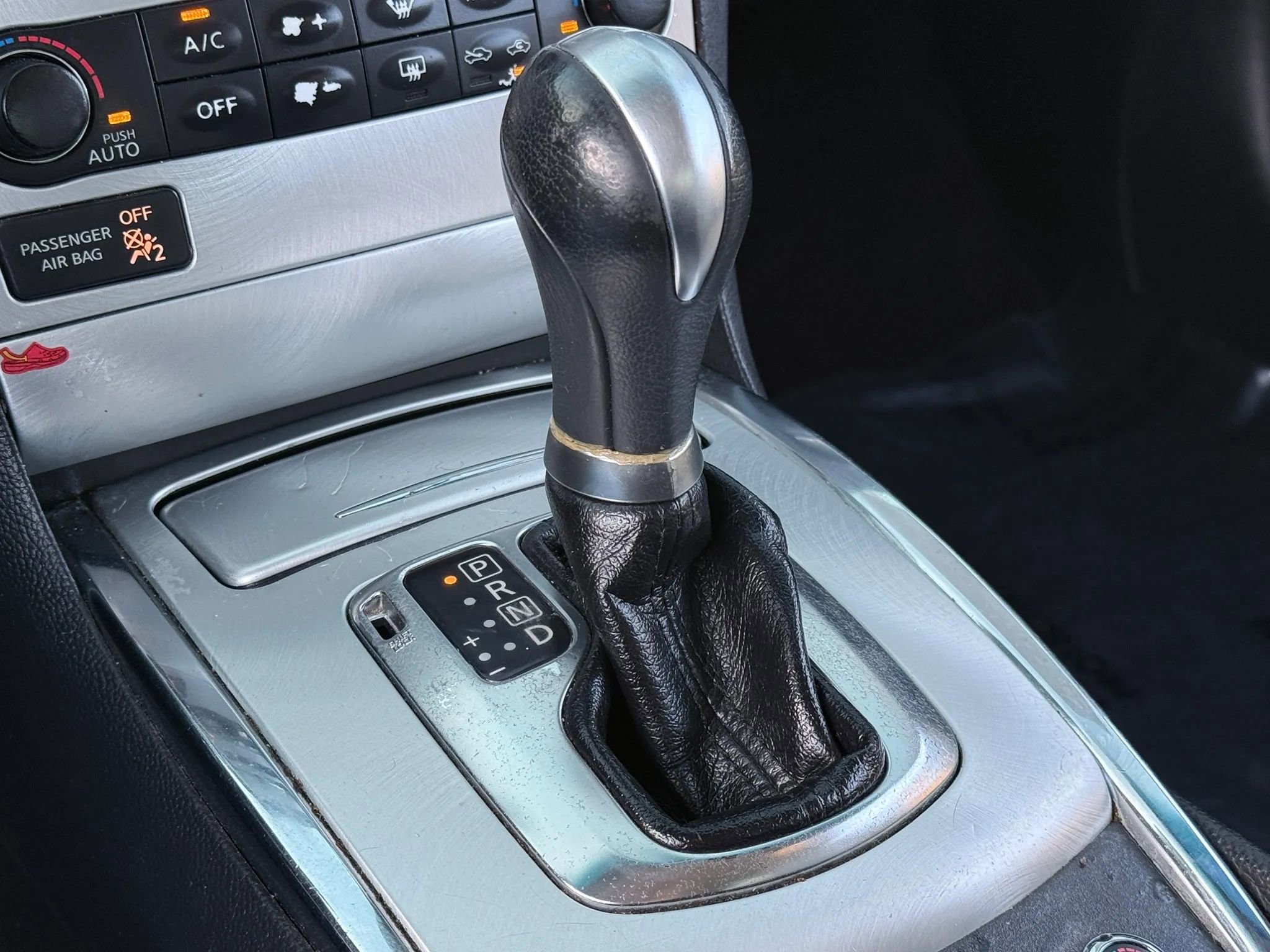 Used 2010 INFINITI G37 Sport w/ Premium Pkg image 27