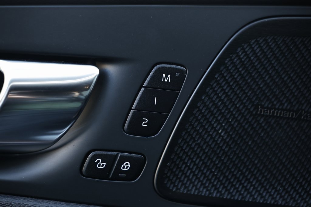 Used 2021 Volvo XC60 T5 Inscription w/ Protection Package Premier image 17