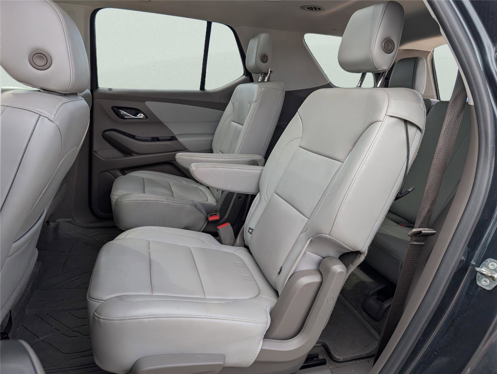 Used 2018 Chevrolet Traverse LT w/ LPO, Cargo Package image 33