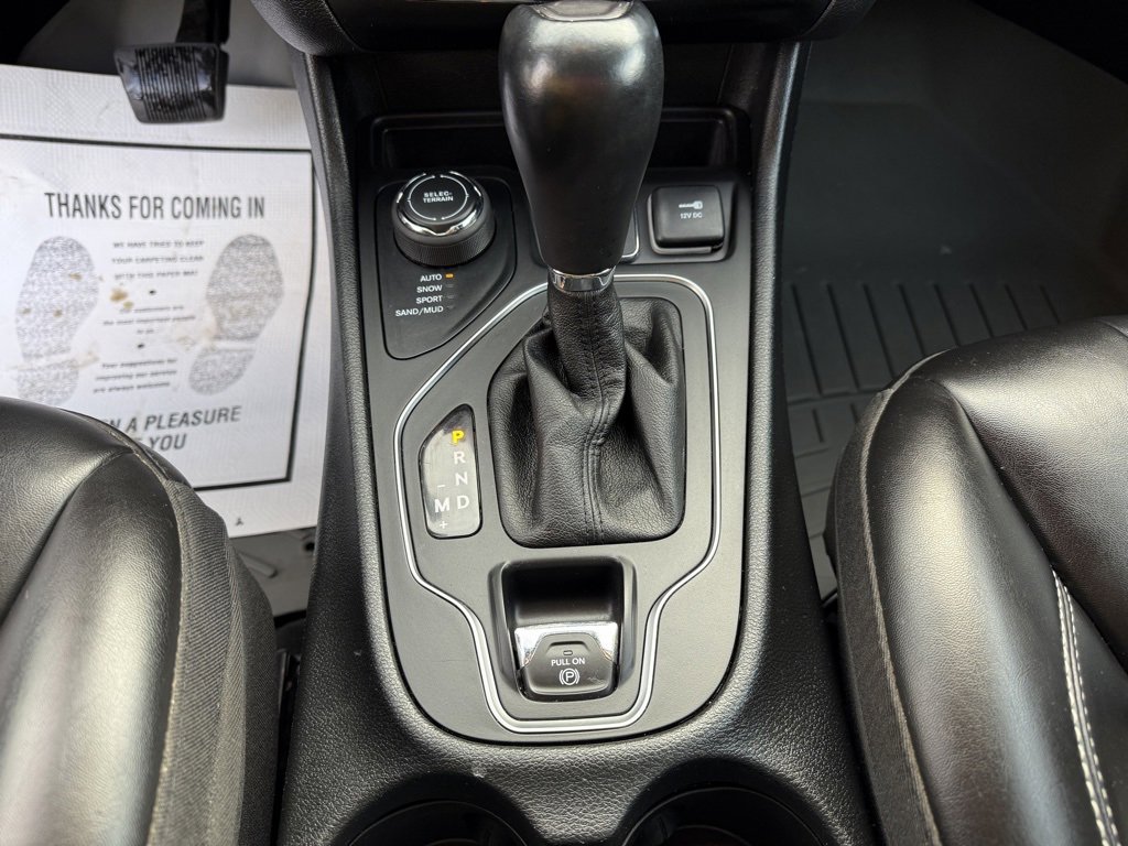 Used 2022 Jeep Cherokee Latitude w/ Trailer Tow Group image 25