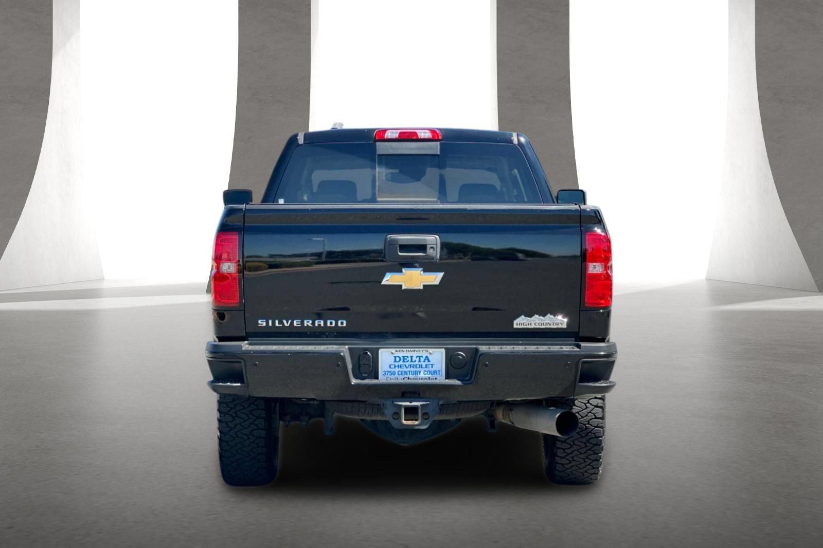 Used 2018 Chevrolet Silverado 3500 High Country w/ Duramax Plus Package AWD/4WD image 5
