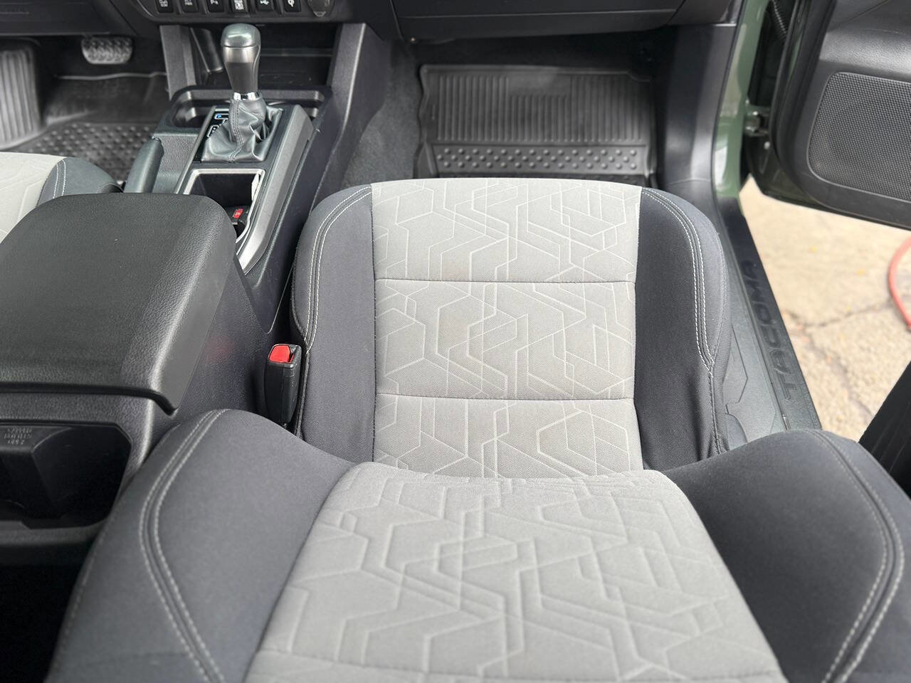 Used 2022 Toyota Tacoma TRD Off-Road image 73