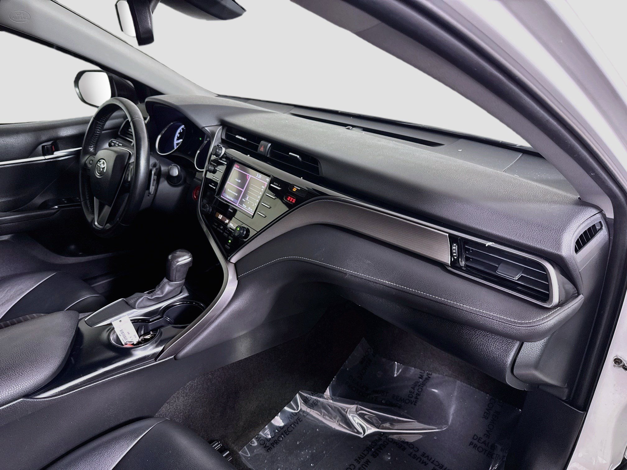 Used 2020 Toyota Camry SE w/ Convenience Package FWD image 30