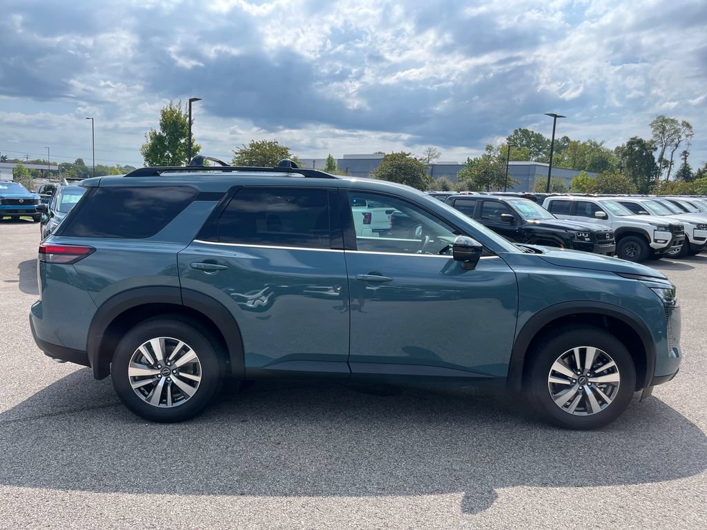 New 2026 Nissan Pathfinder SL FWD image 8