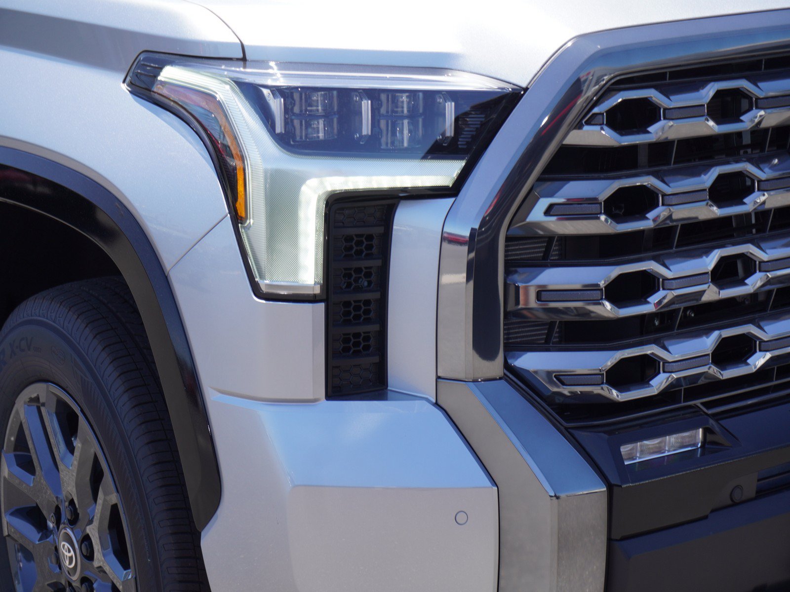 New 2026 Toyota Tundra Platinum AWD/4WD image 3