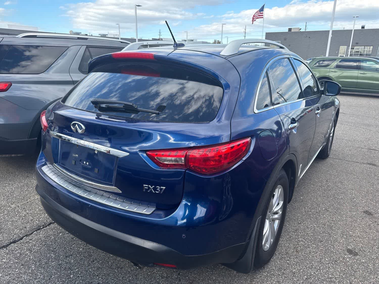 Used 2013 INFINITI FX37 AWD w/ Premium Pkg image 12