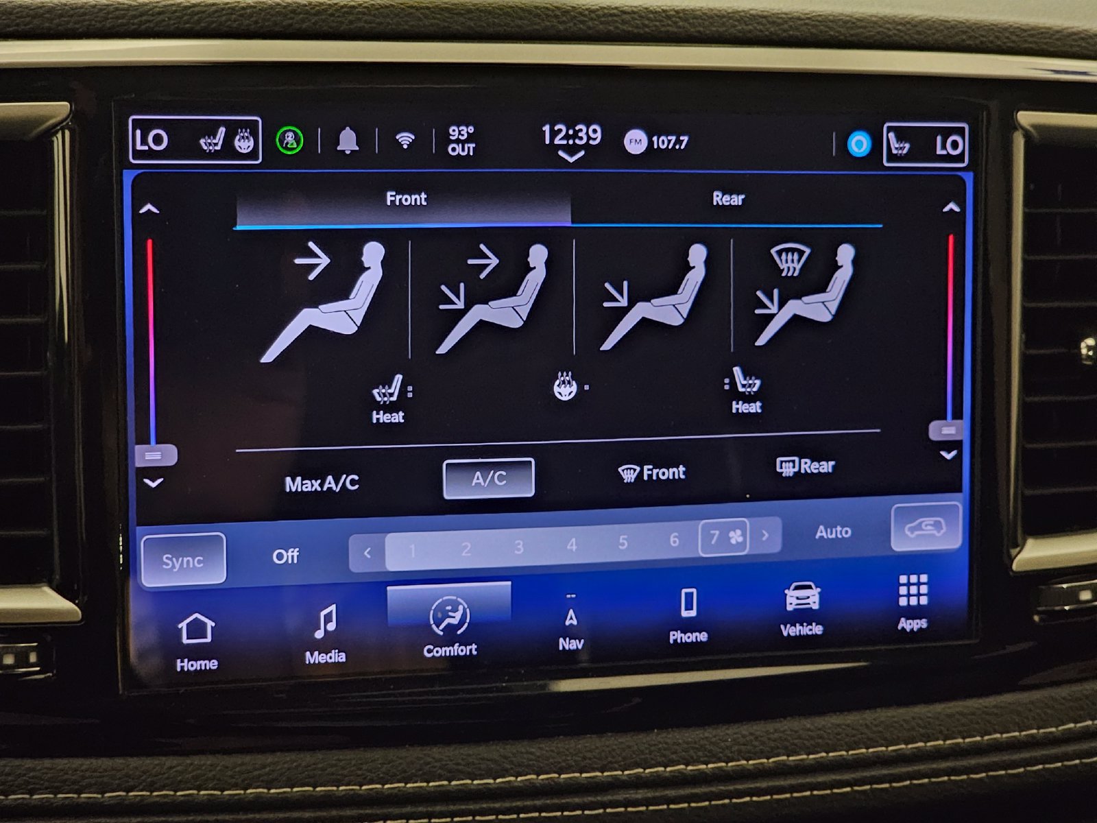 Used 2024 Chrysler Pacifica Limited FWD image 11
