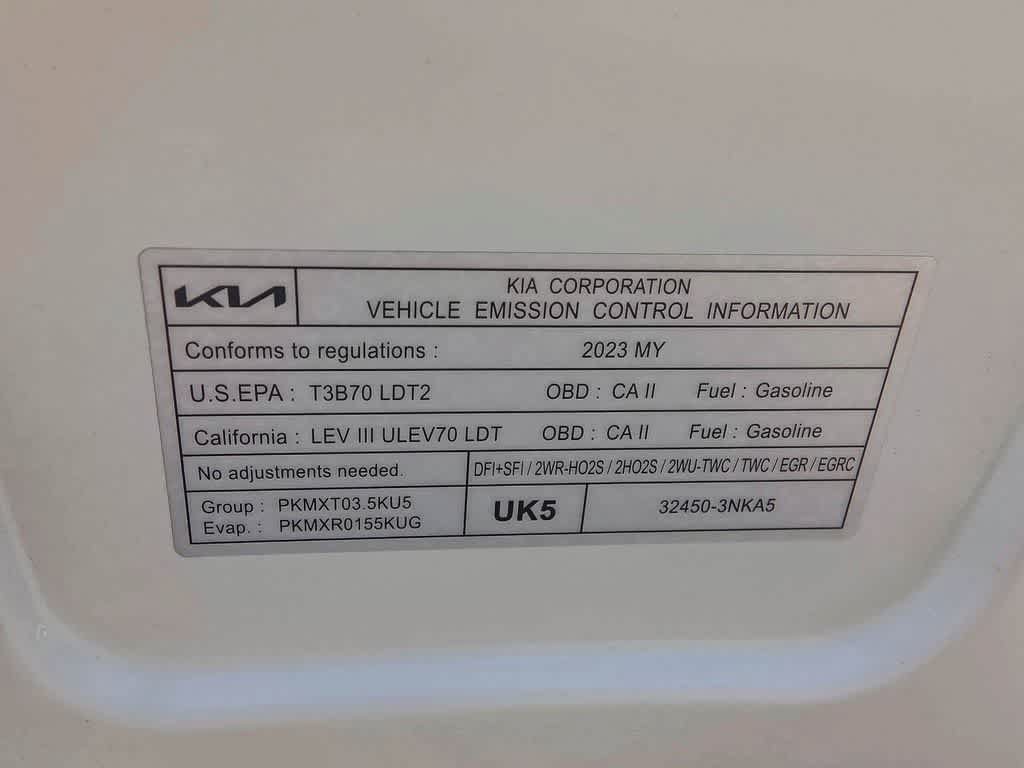 Certified 2023 Kia Carnival EX FWD image 27