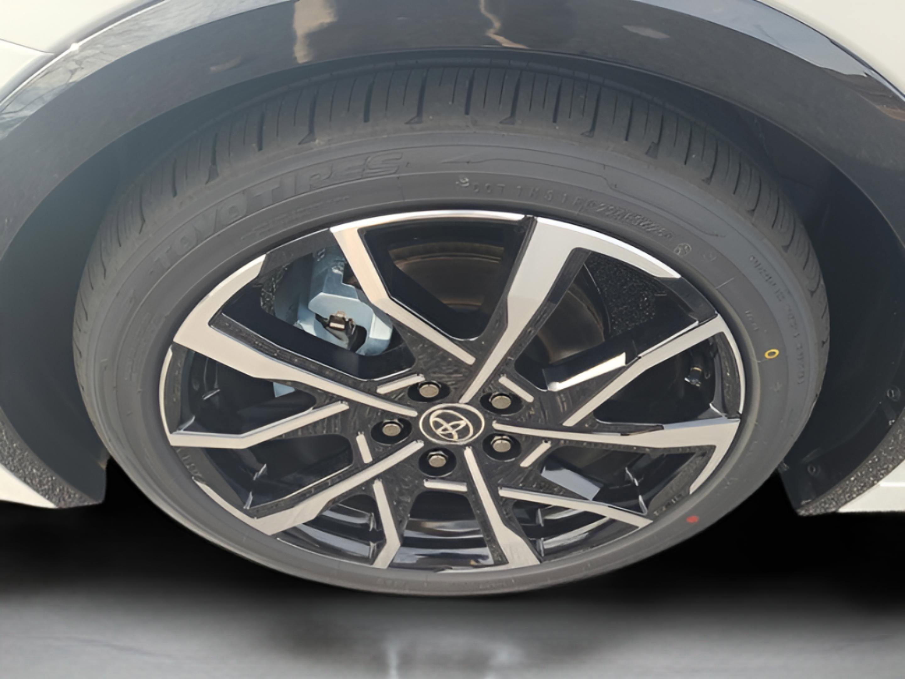 New 2026 Toyota Prius Plug-In Hybrid FWD image 30