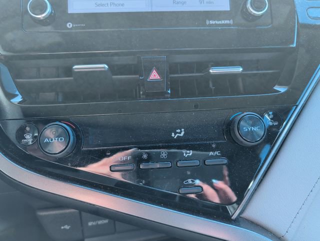 Used 2024 Toyota Camry LE w/ Convenience Package image 22