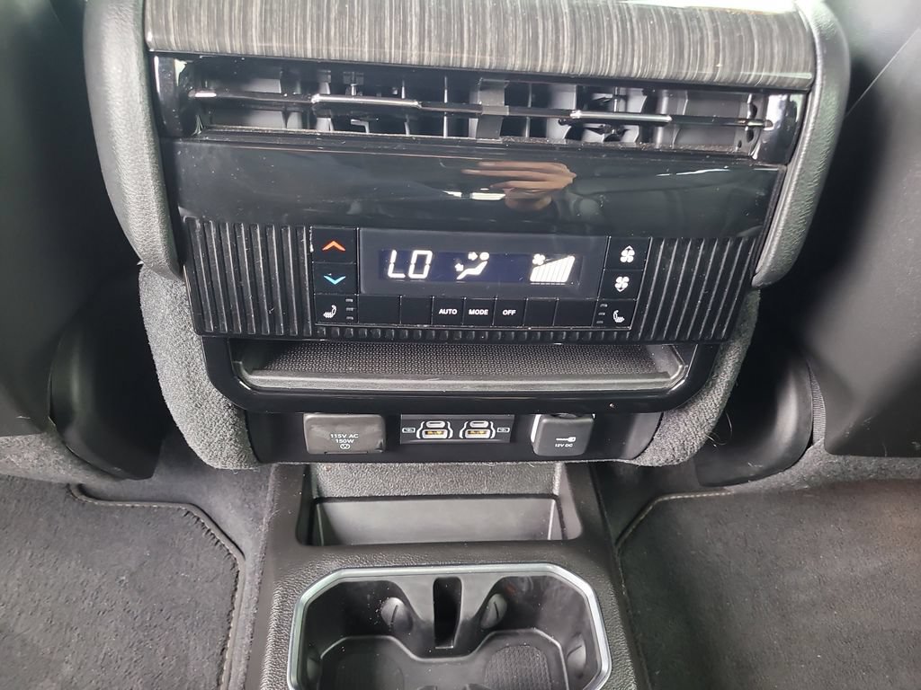 Certified 2022 Jeep Wagoneer Series III w/ Flexible Seating Group RWD image 18