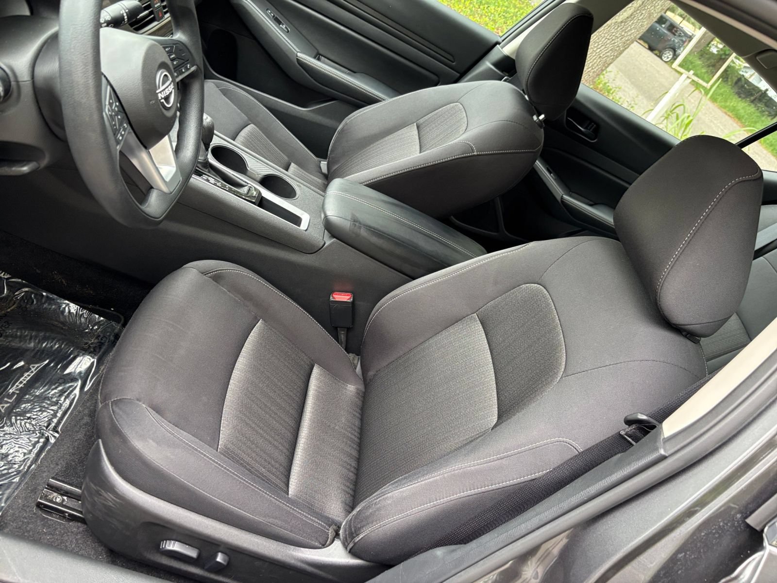 Used 2025 Nissan Altima 2.5 SV FWD image 31