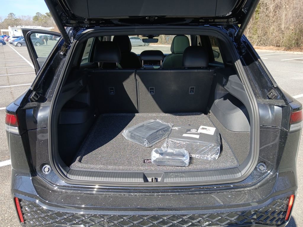 New 2026 Volkswagen Tiguan SE R-Line image 22