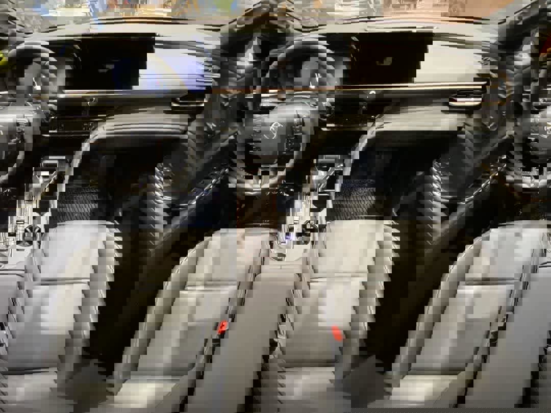 Used 2025 Toyota Crown Signia Limited image 24