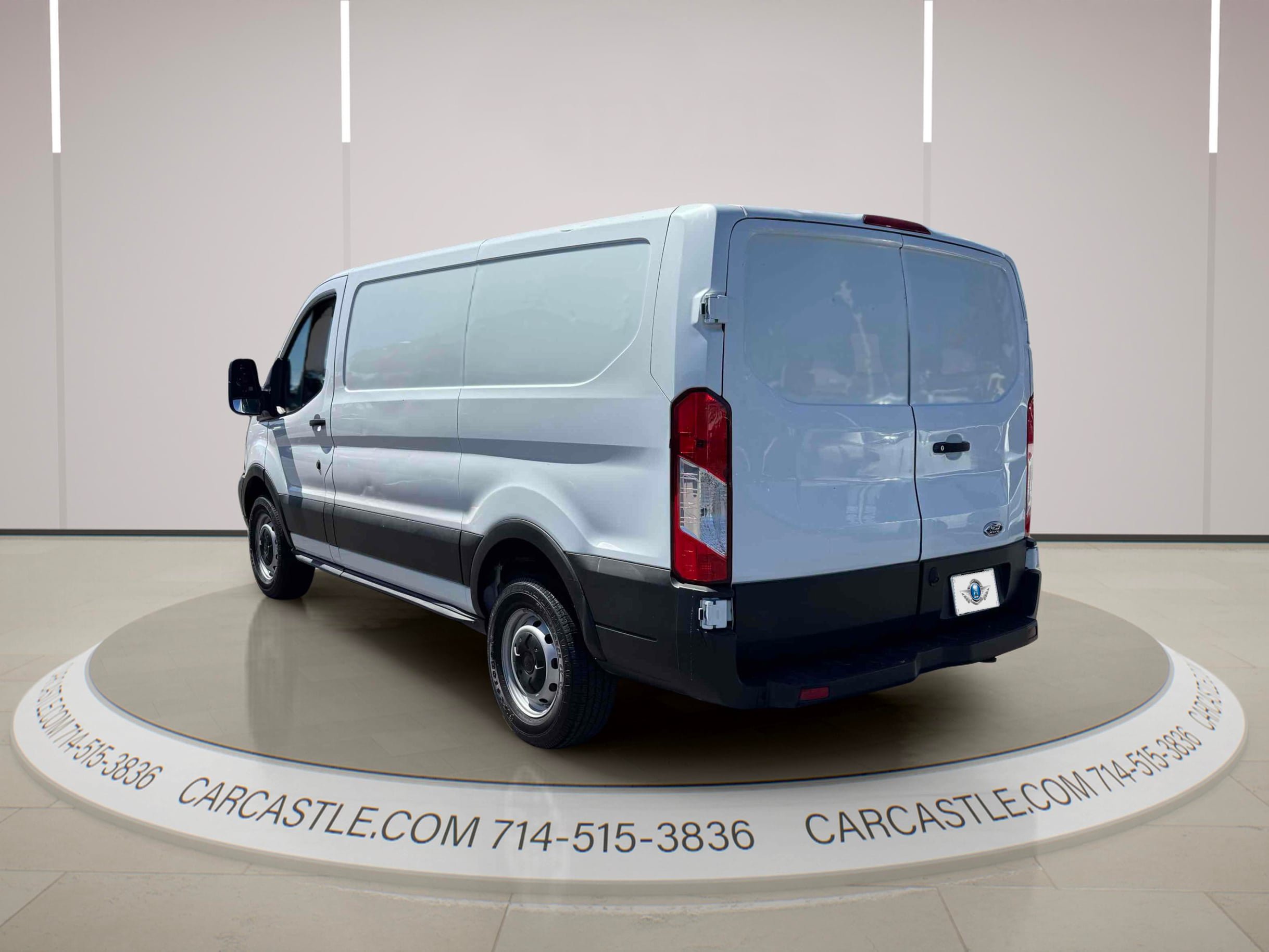 Used 2019 Ford Transit 250 130 Low Roof RWD image 3
