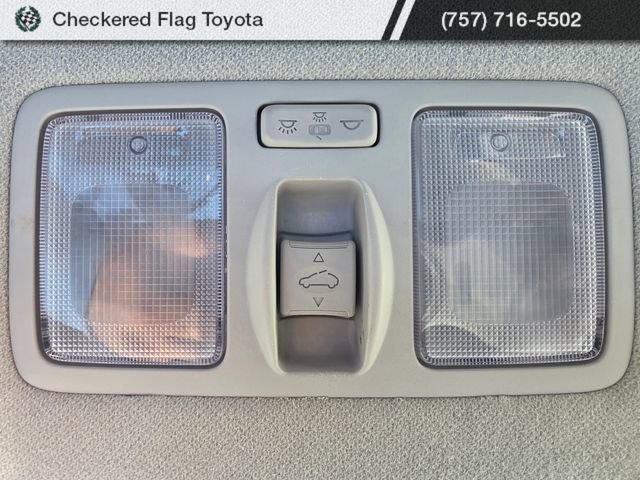Used 2024 Hyundai Venue SEL FWD image 17
