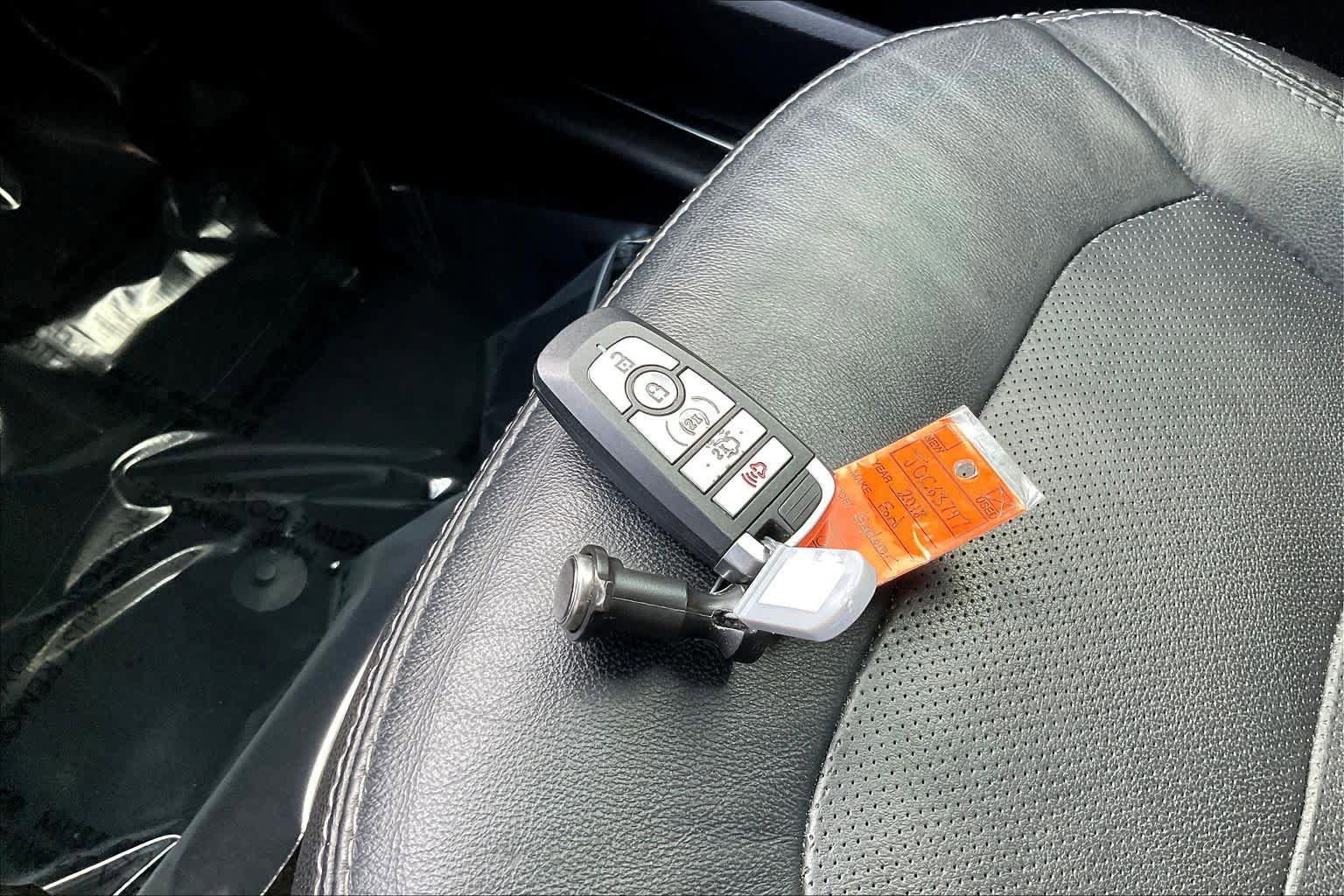 Used 2018 Ford Explorer Limited w/ Ford Safe & Smart Package image 11
