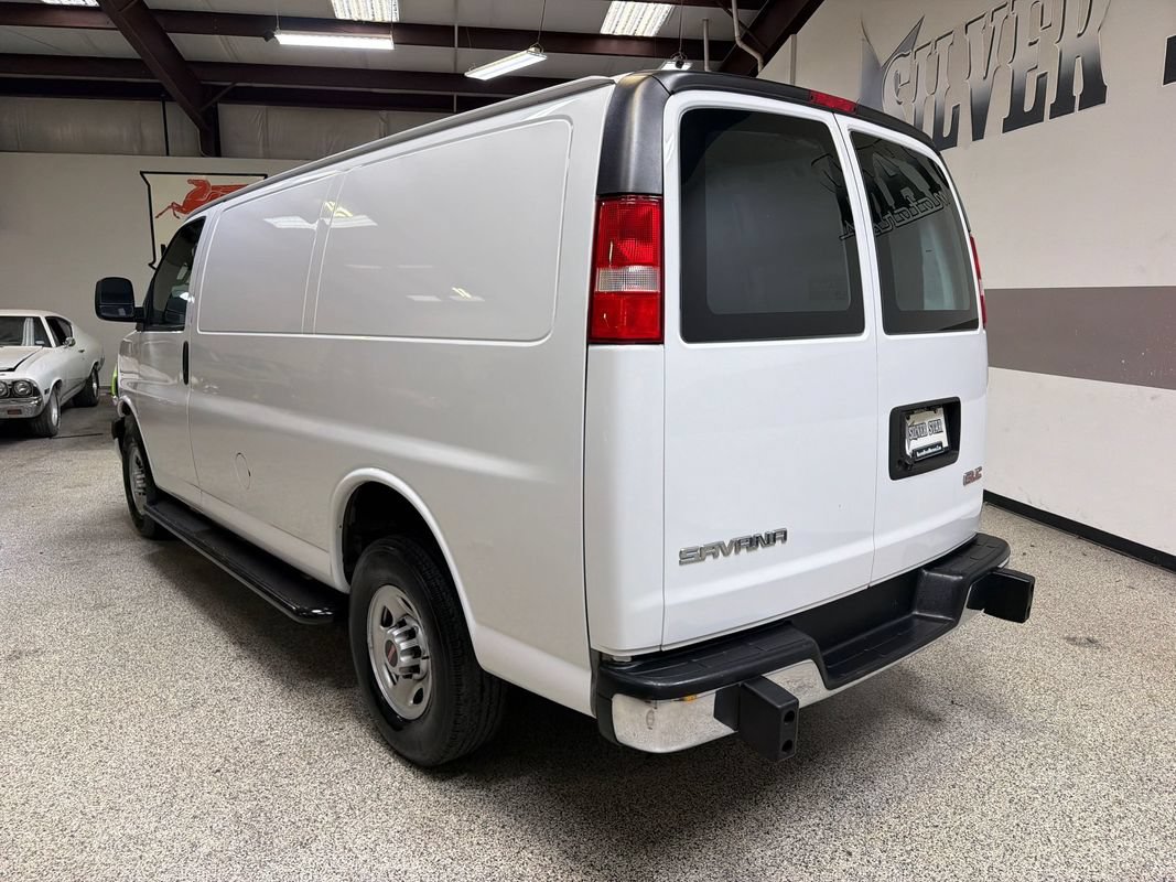 Used 2020 GMC Savana 2500 w/ Driver Convenience Package RWD image 5