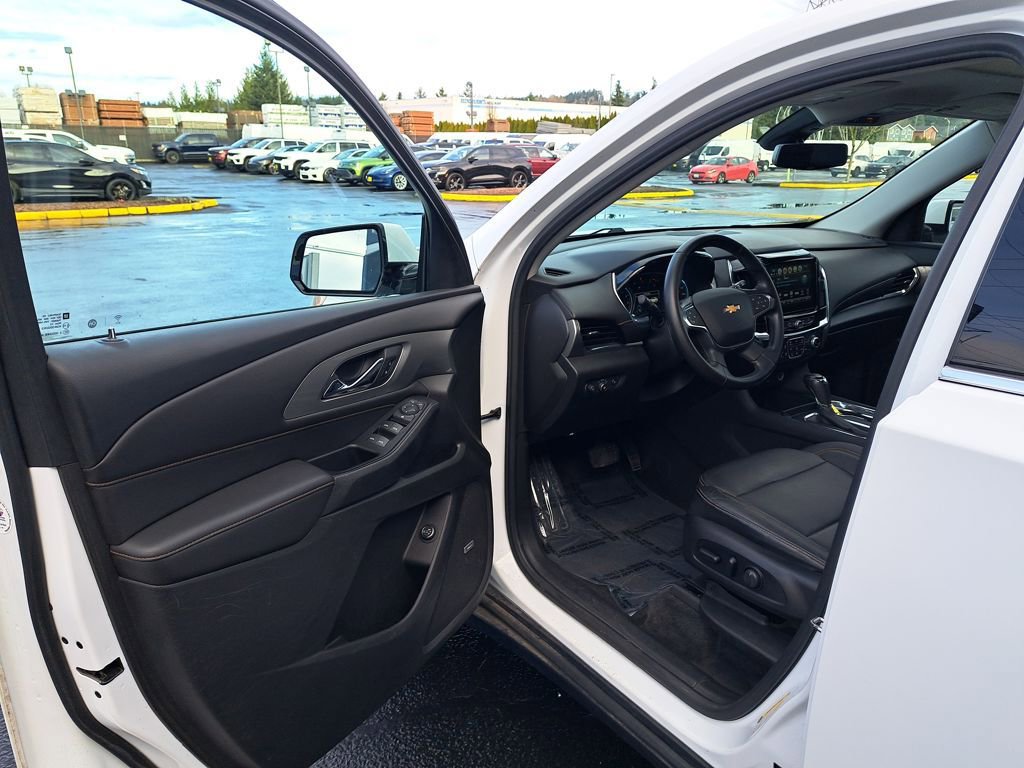 Used 2019 Chevrolet Traverse LT w/ LT Premium Package image 12