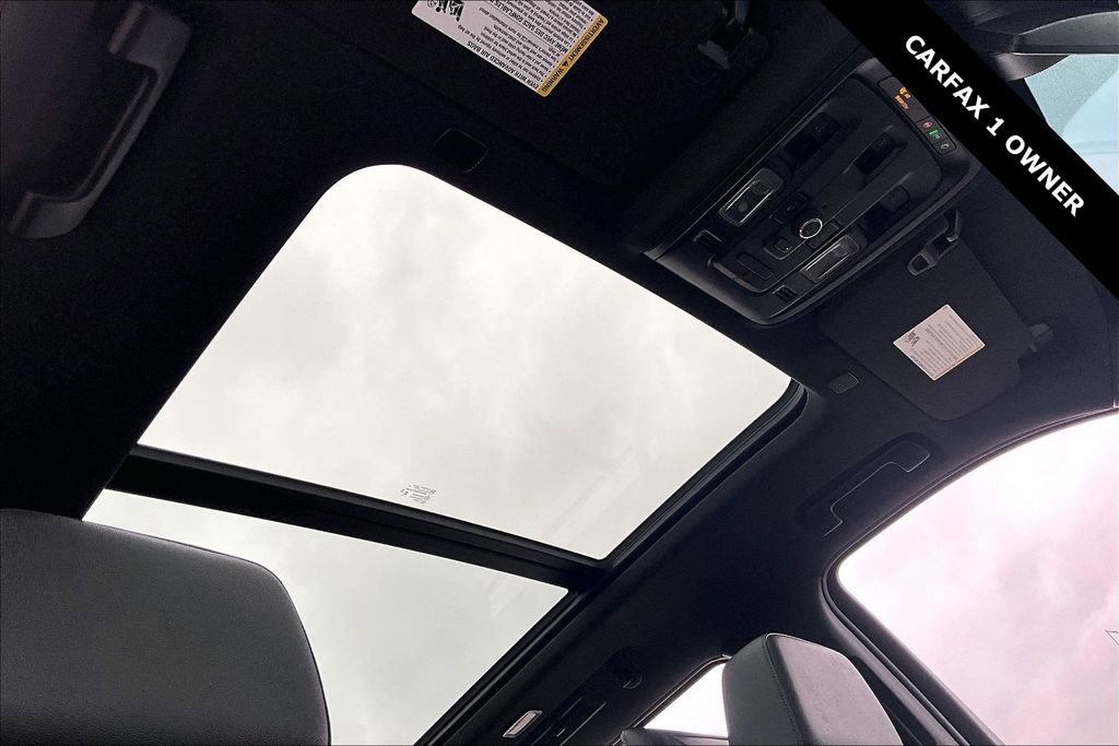 Used 2024 Chevrolet Suburban Z71 w/ Luxury Package AWD/4WD image 27