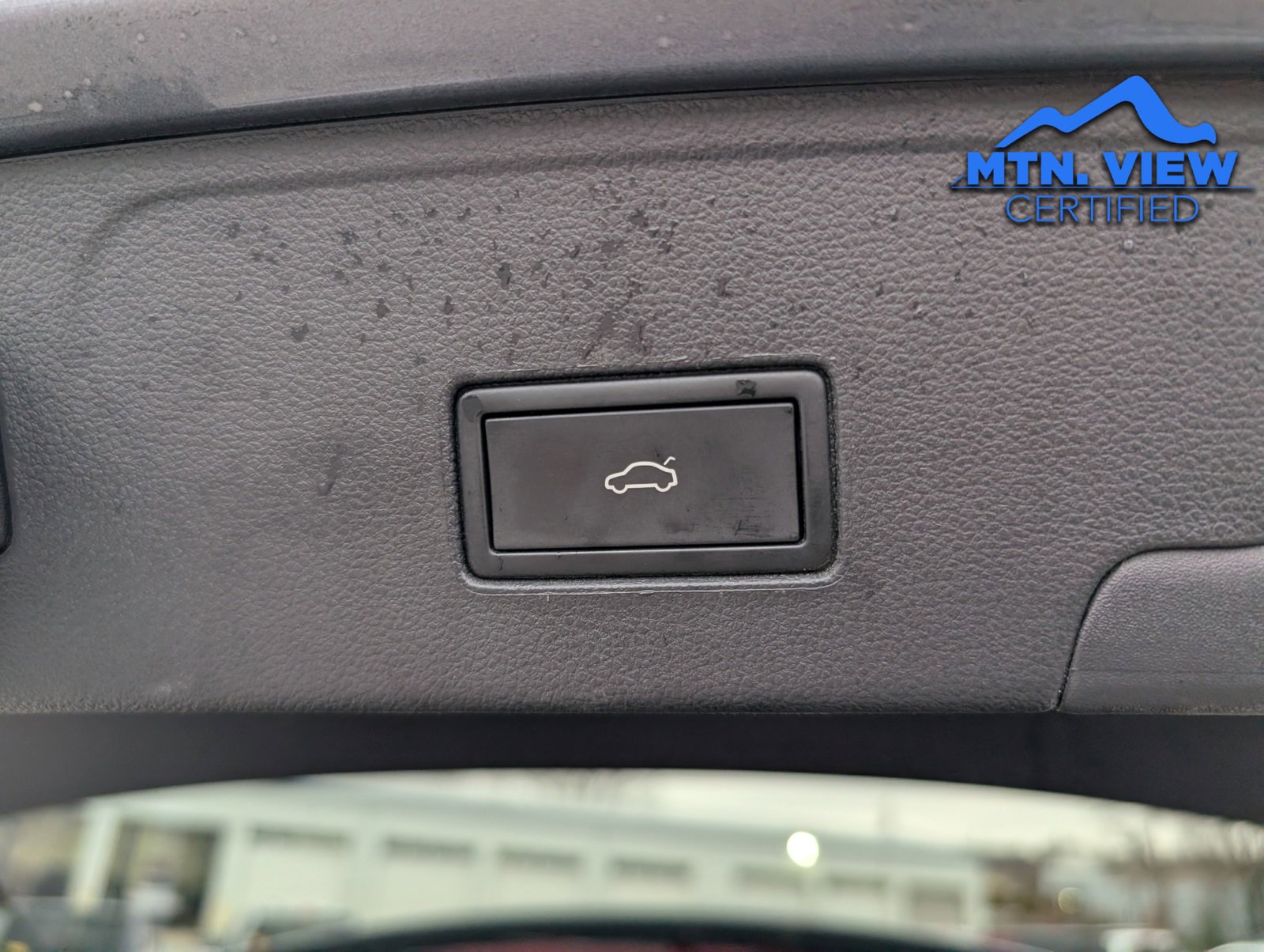 Used 2023 Volkswagen Atlas Cross Sport SE image 14