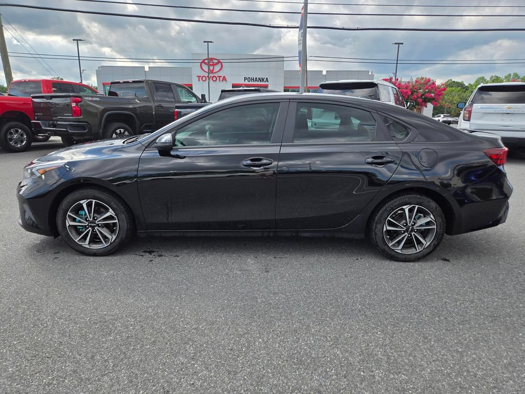 Used 2024 Kia Forte LXS w/ LXS Technology Package FWD image 8