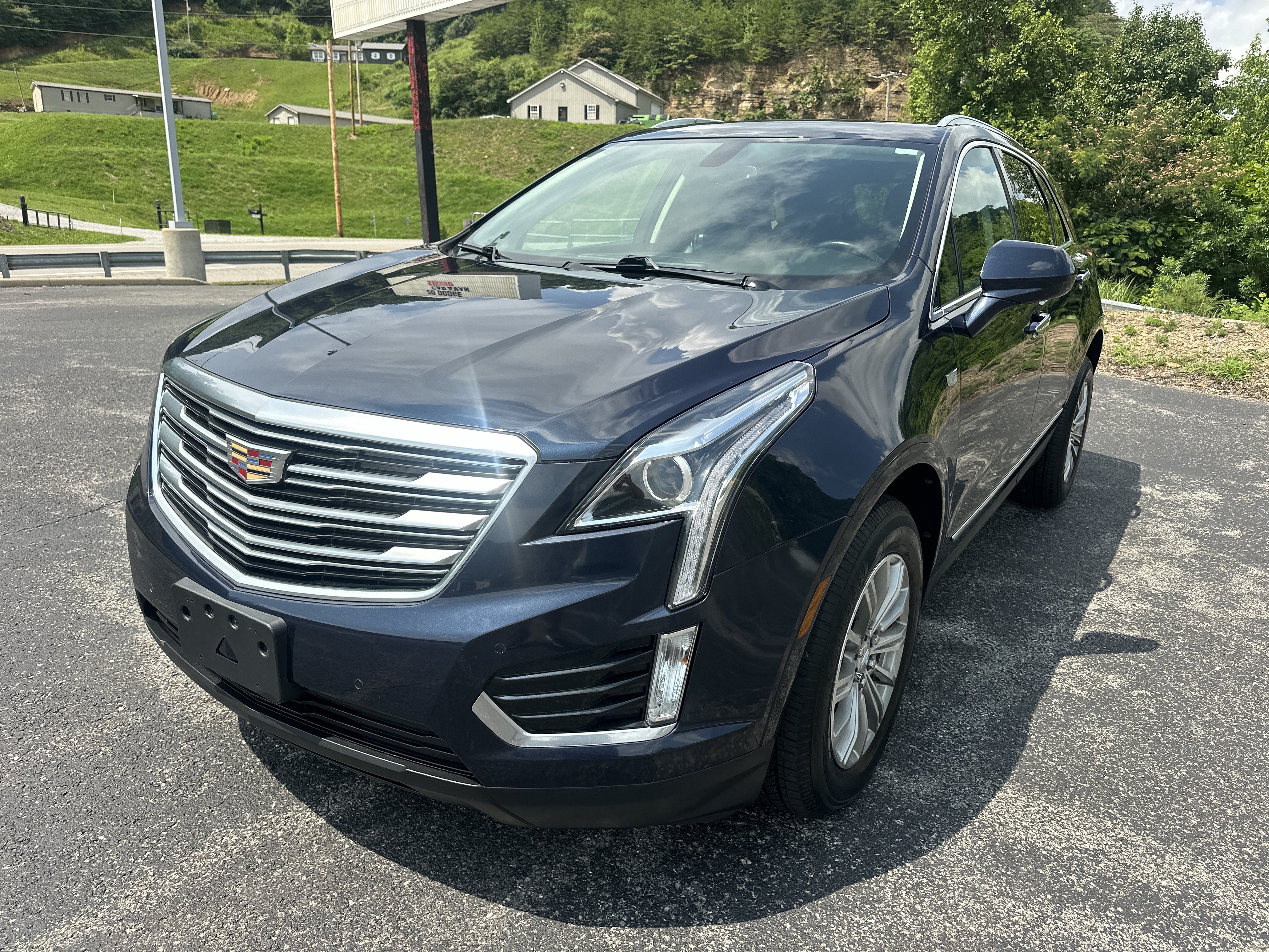 Used 2017 Cadillac XT5 Luxury FWD image 6