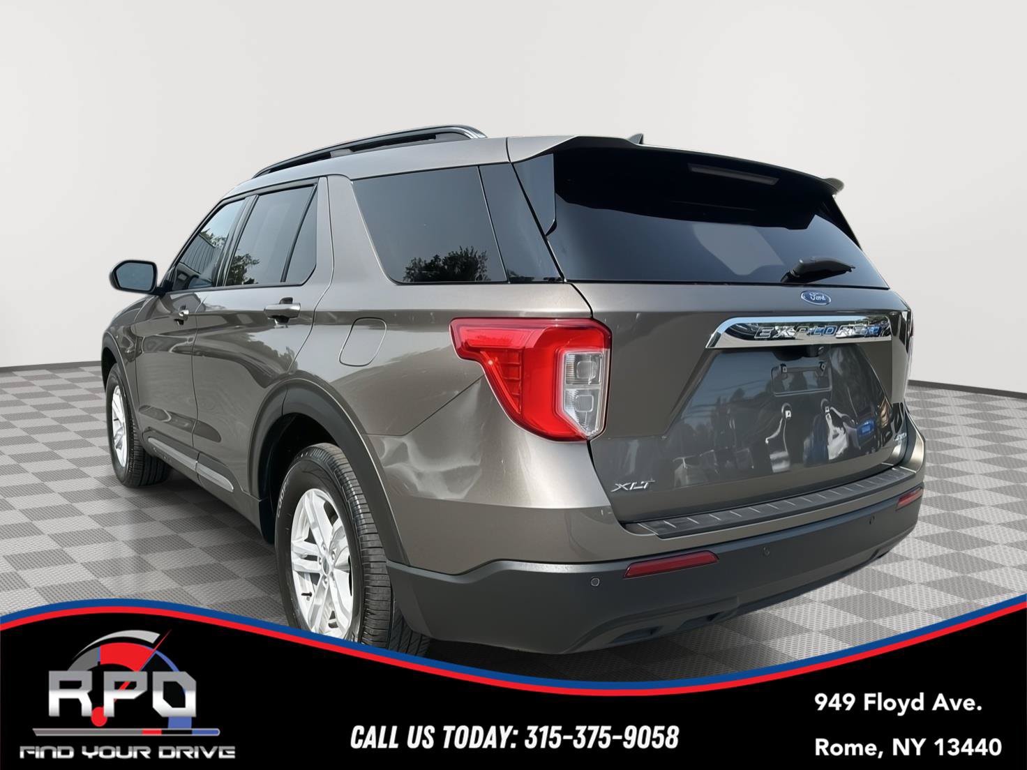 Used 2021 Ford Explorer XLT AWD/4WD image 3