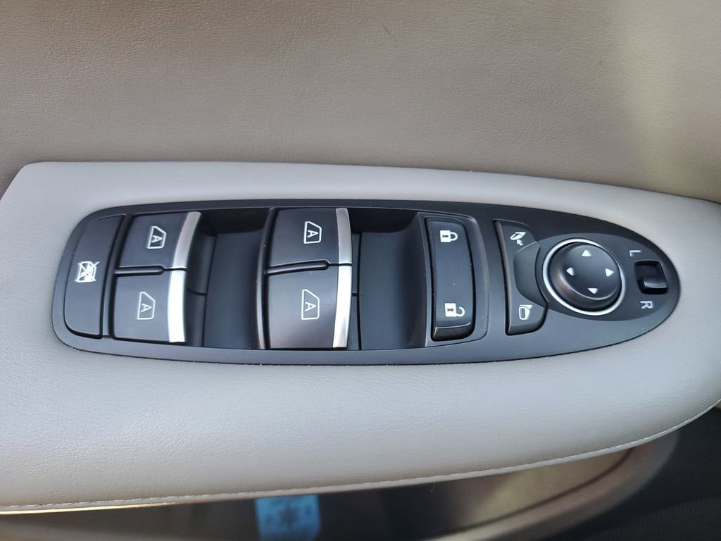 Used 2023 INFINITI QX50 Sensory image 23