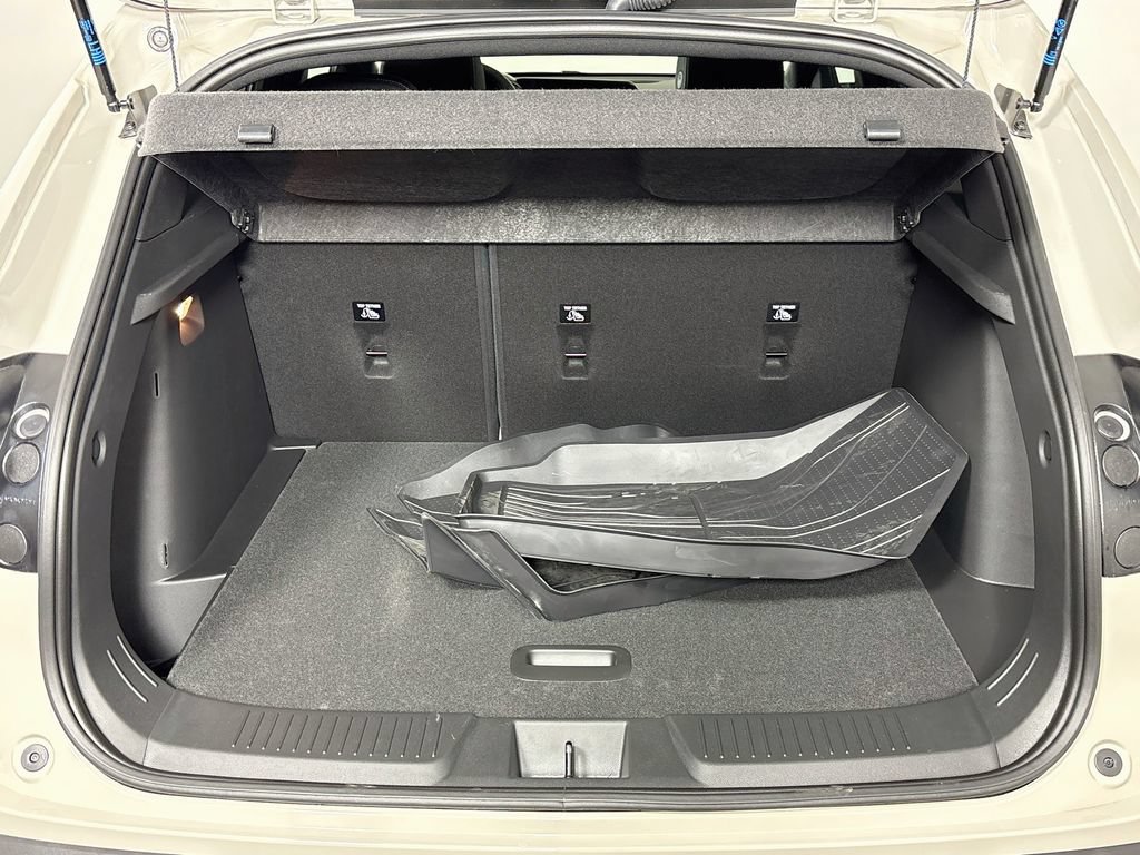 New 2026 Chevrolet Trax RS w/ Sunroof Package FWD image 26