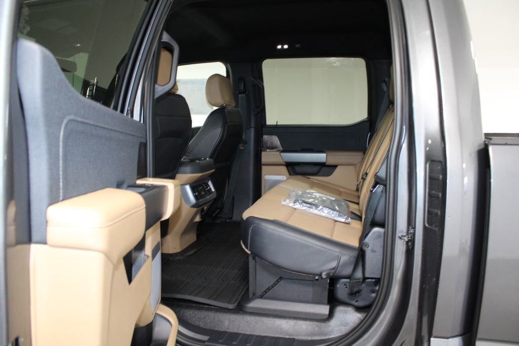 New 2026 Ford F250 Lariat w/ Chrome Package image 28