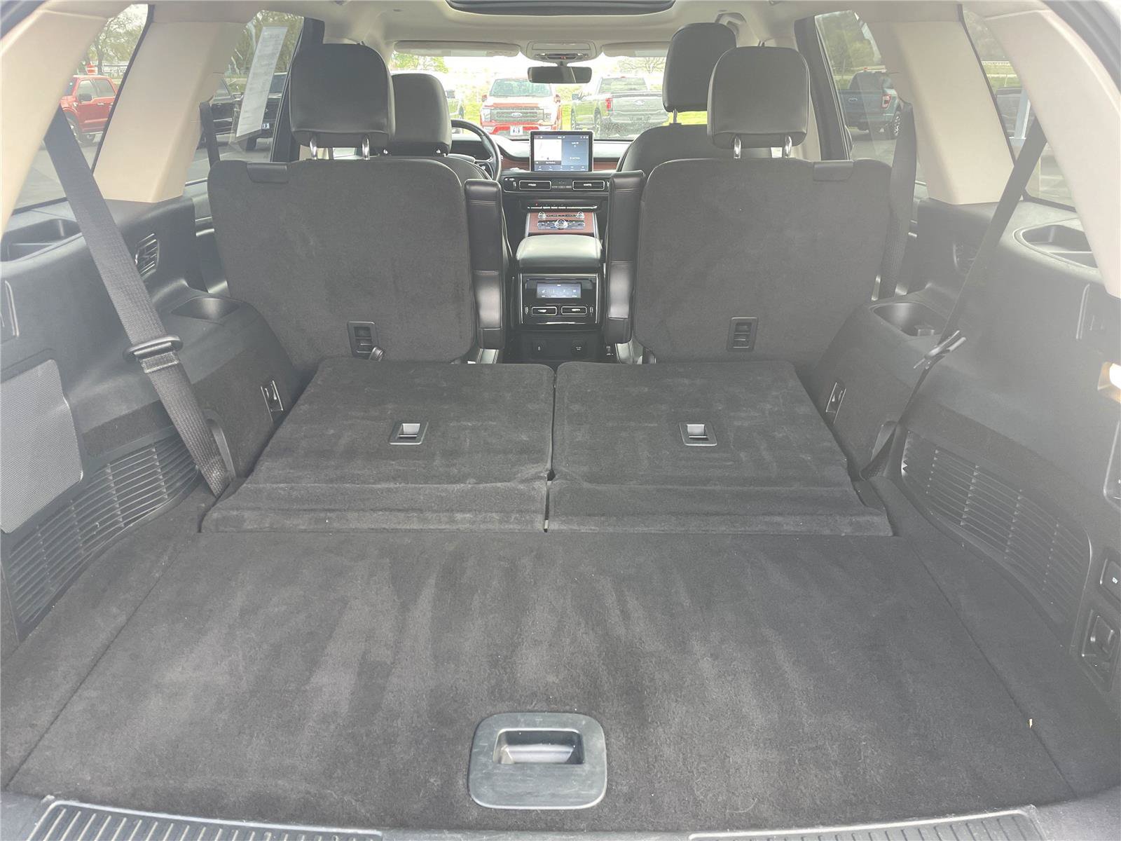 Used 2023 Lincoln Aviator Reserve AWD/4WD image 14