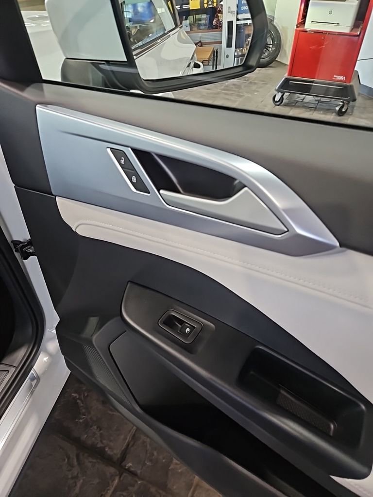 New 2026 Volkswagen Taos SE image 12