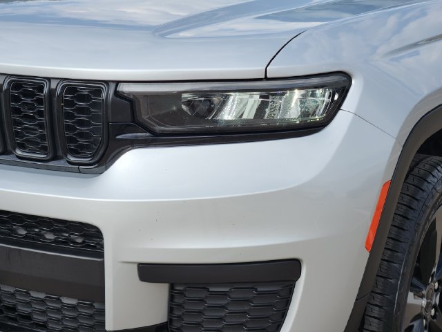 Used 2023 Jeep Grand Cherokee L Laredo RWD image 16