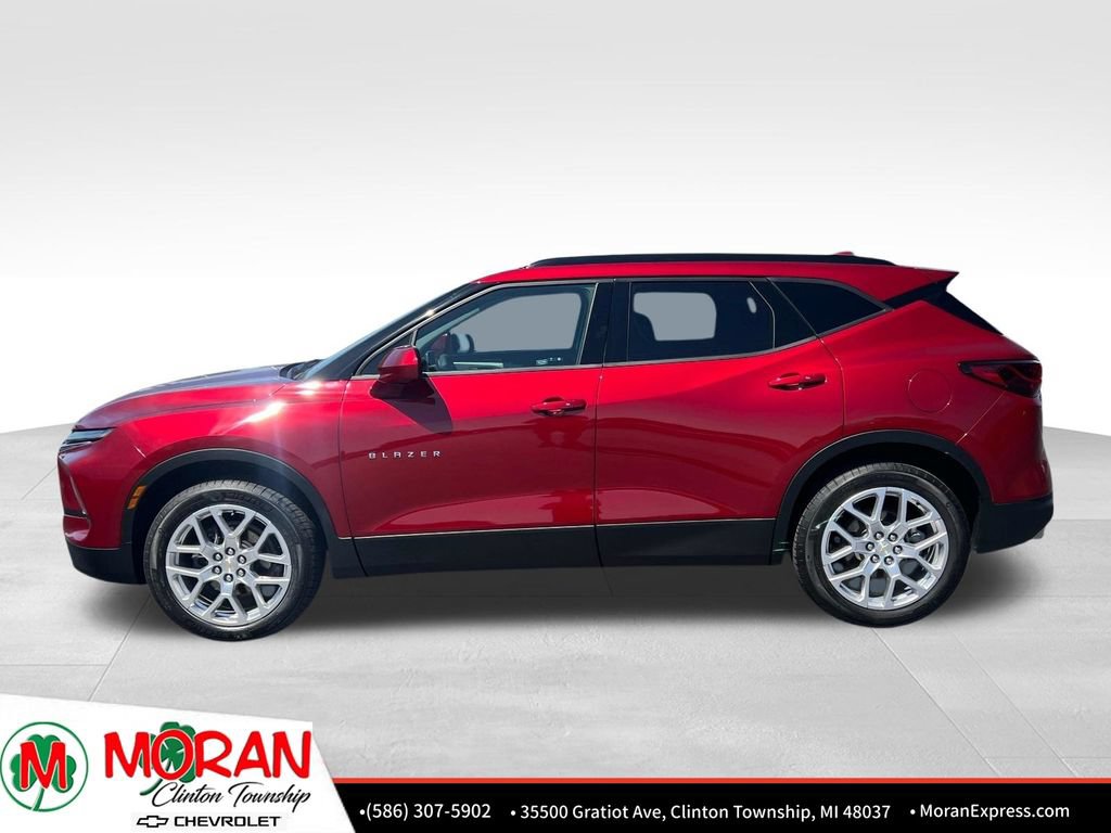 Used 2024 Chevrolet Blazer LT w/ Convenience Package FWD image 3