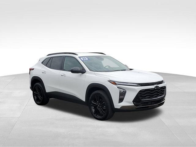 Certified 2025 Chevrolet Trax ACTIV w/ Driver Confidence Package FWD image 2