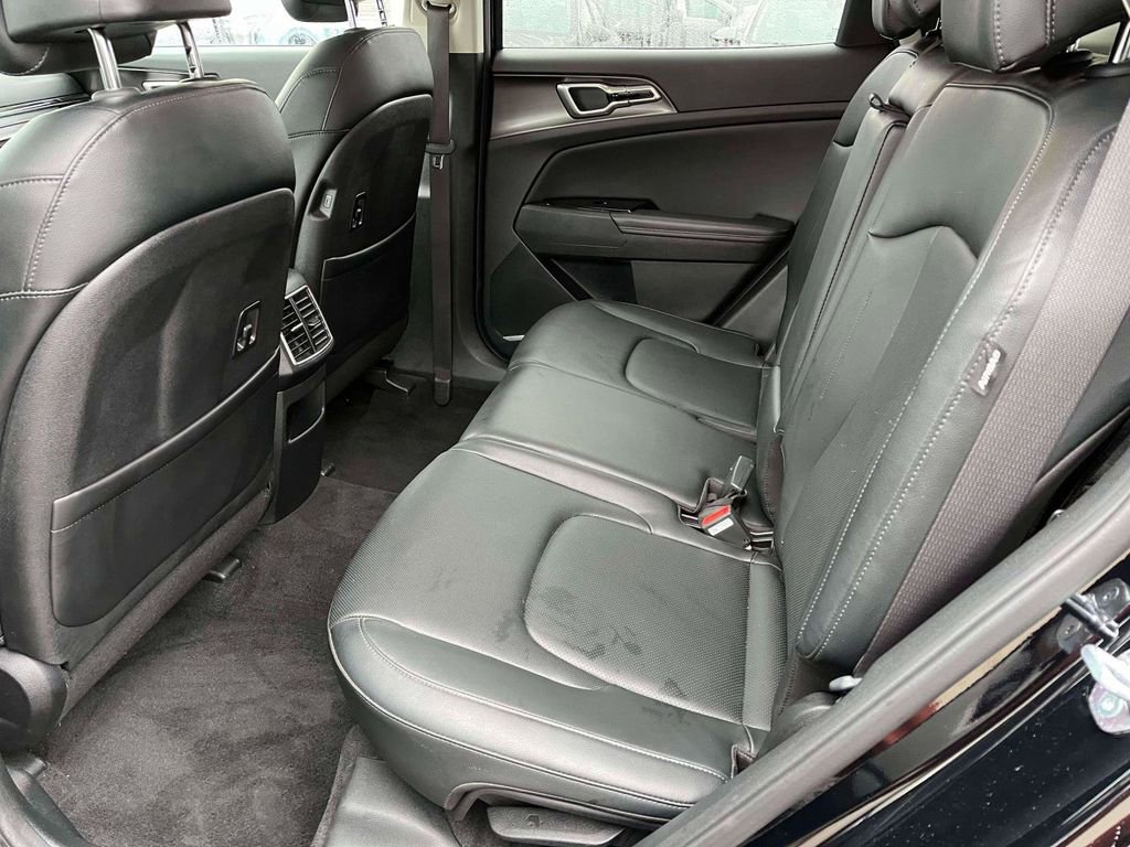 Used 2024 Kia Sportage EX image 6